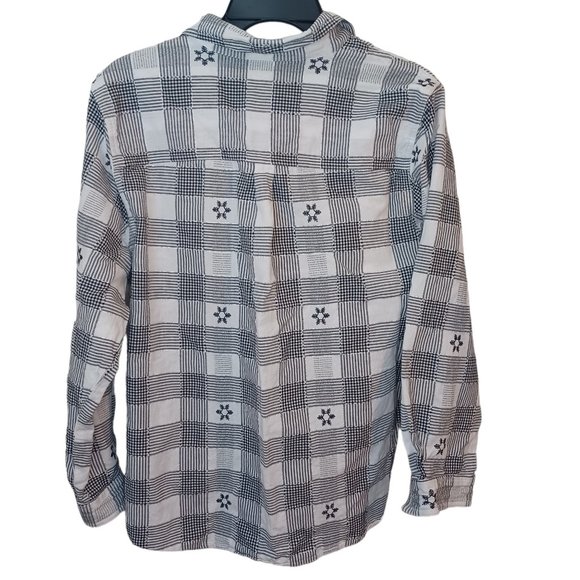 Casey & Max Button Down Plaid Christmas Top Size Large - Picture 2 of 4